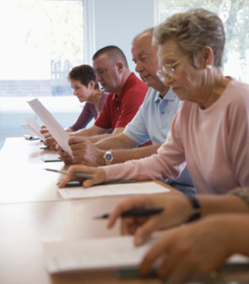 persona impartiendo un curso de formacion